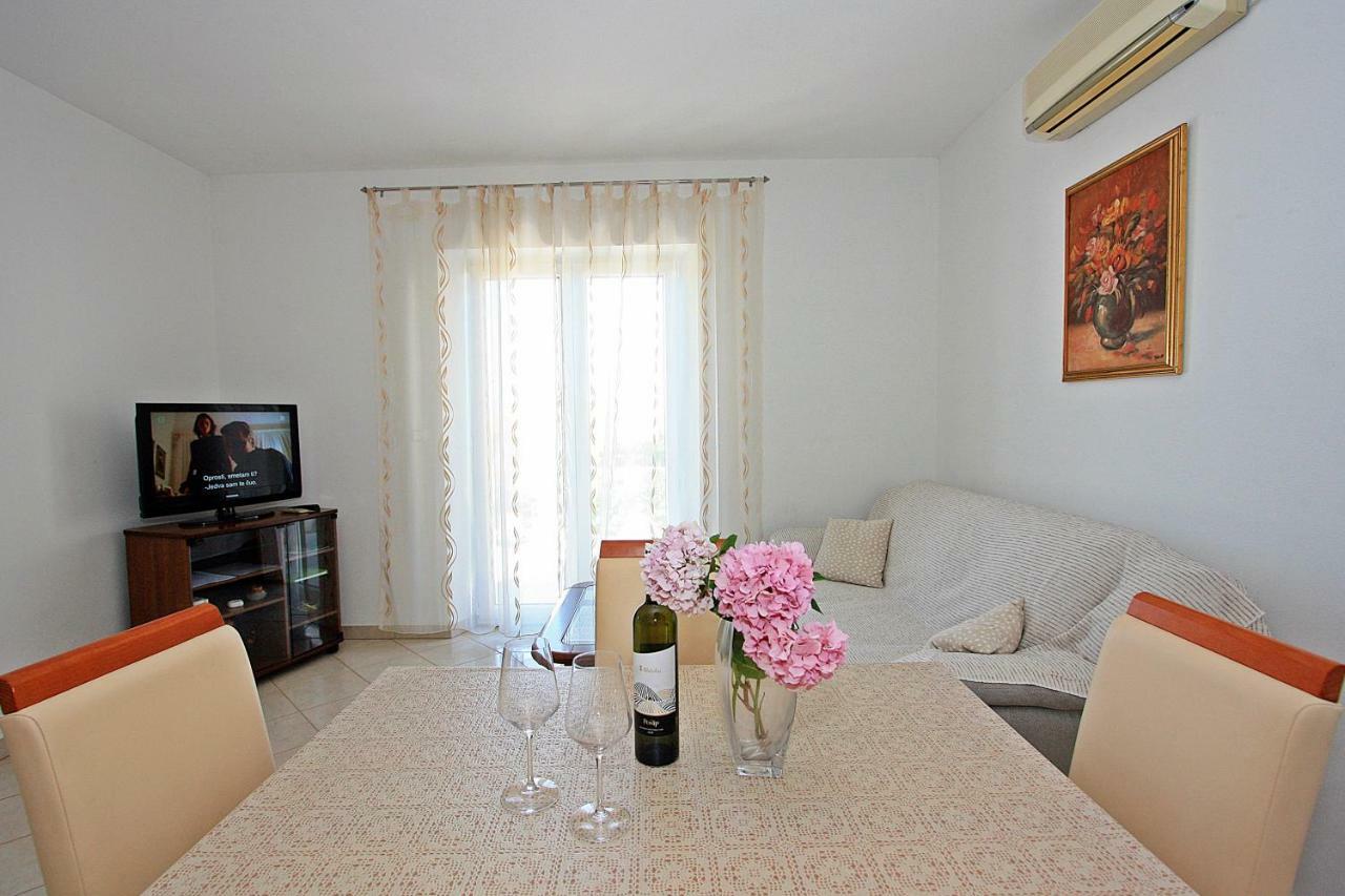 Apartment Igor Supetar Luaran gambar