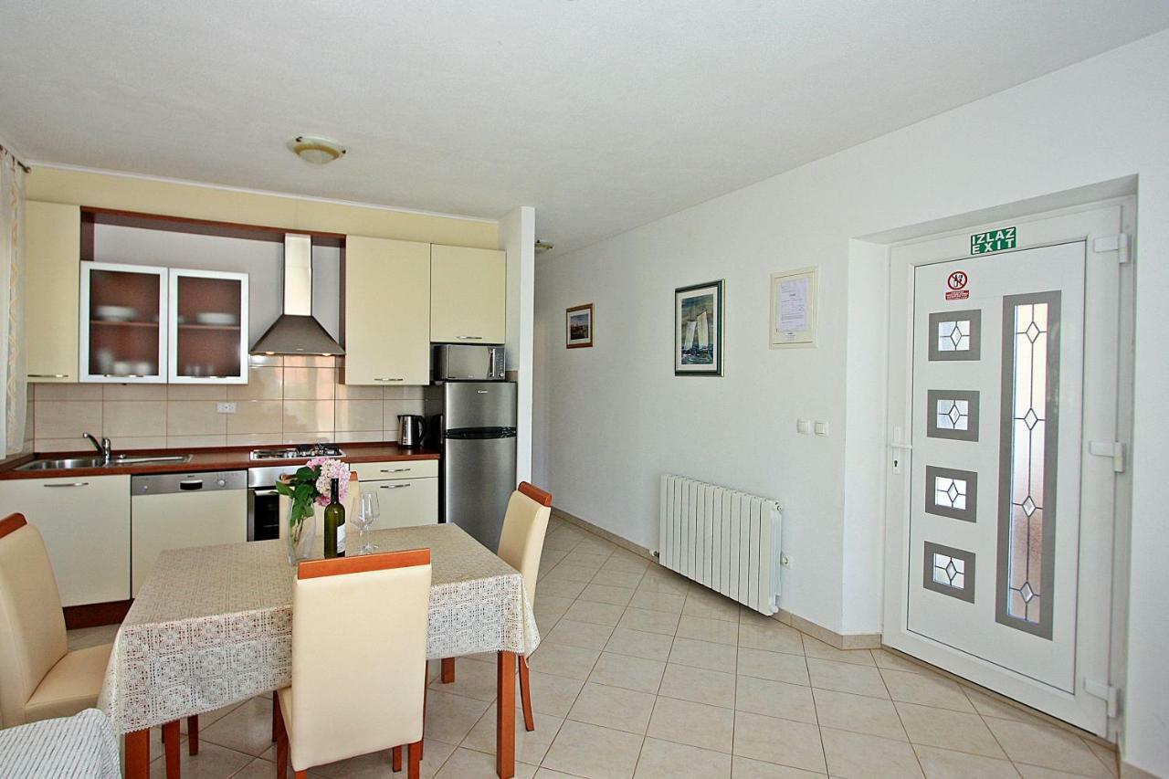 Apartment Igor Supetar Luaran gambar